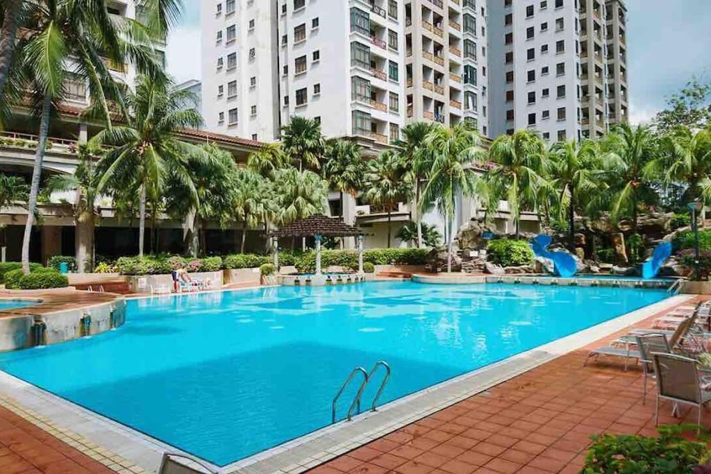 Pool View 2 Room Mahkota Hotel Melaka מראה חיצוני תמונה