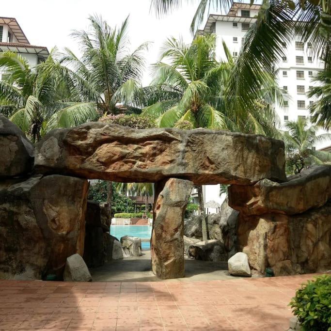 Pool View 2 Room Mahkota Hotel Melaka מראה חיצוני תמונה